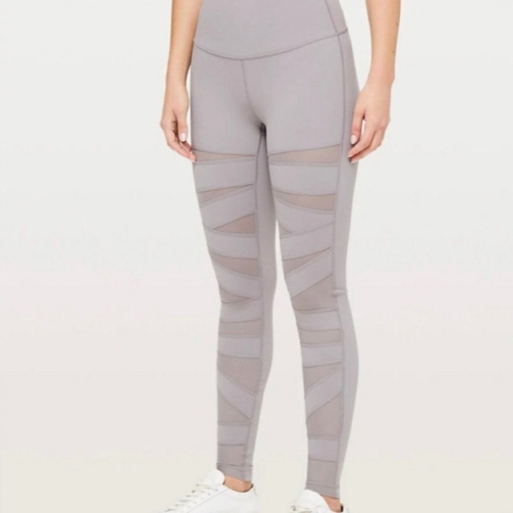 Lululemon Wunder Under Mesh 28" - LIKE NEW SIZE 6